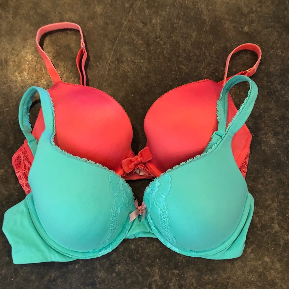 Set of Bras: Victoria’s Secret & Aerie